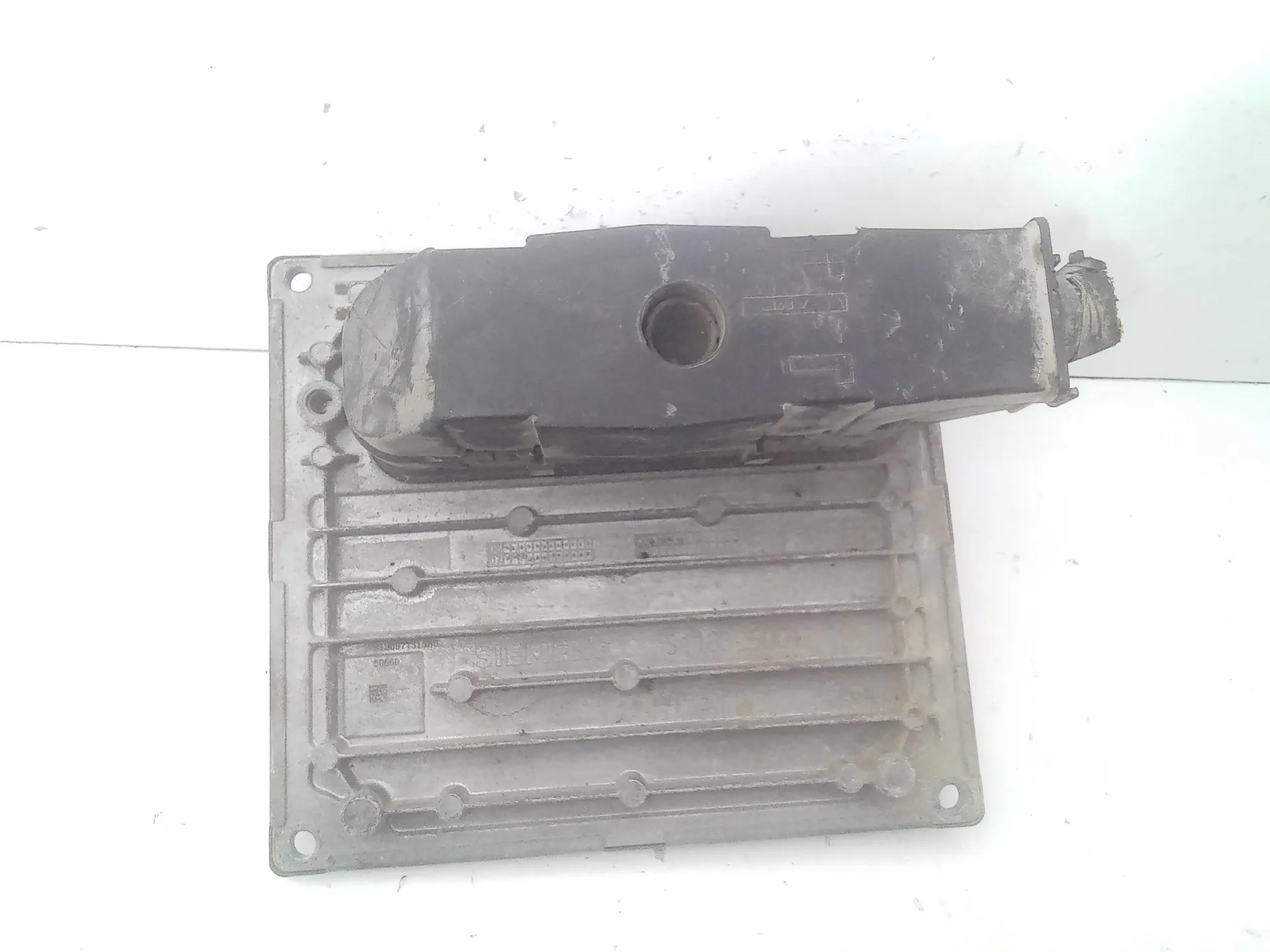 CENTRALINA MOTORE con codice 6s61-12a650-fh da FORD Fiesta 5° Serie Benzina 1200 (05>08)