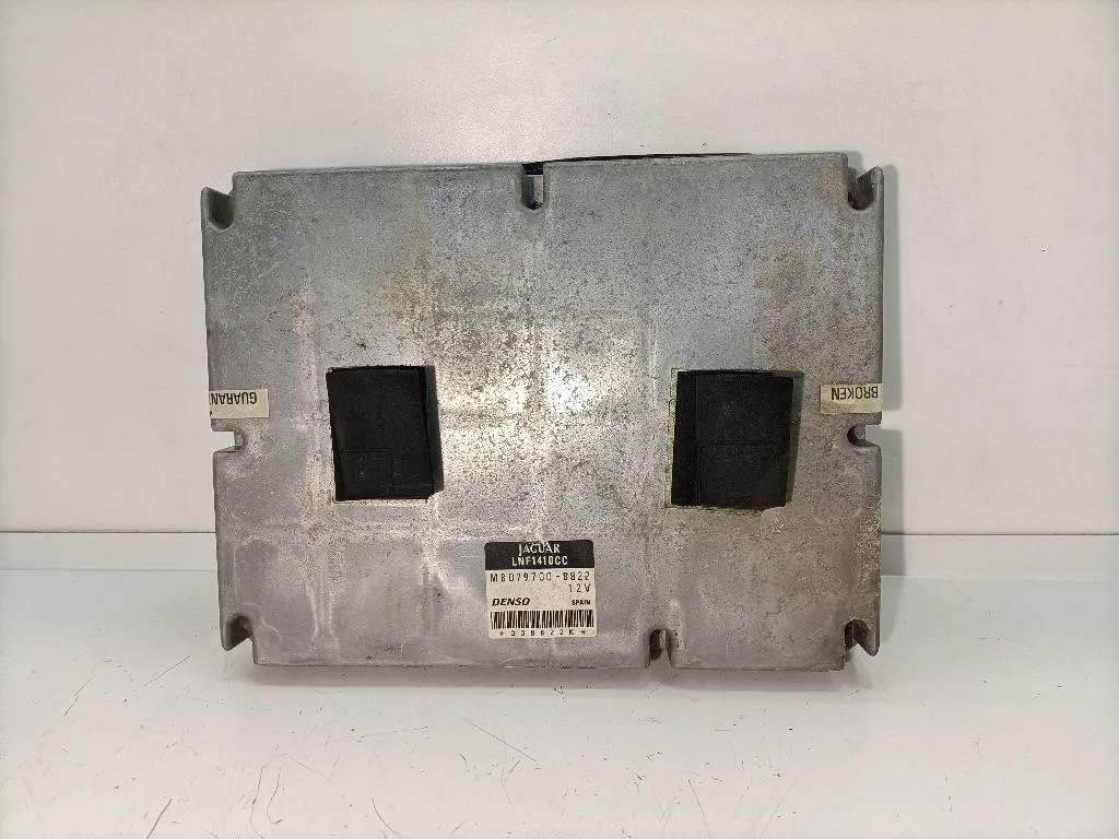 CENTRALINA MOTORE con codice LNF1410CC/MB079700-8822 da JAGUAR XJ 1° Serie AJ8A benzina 3248 (00>03)