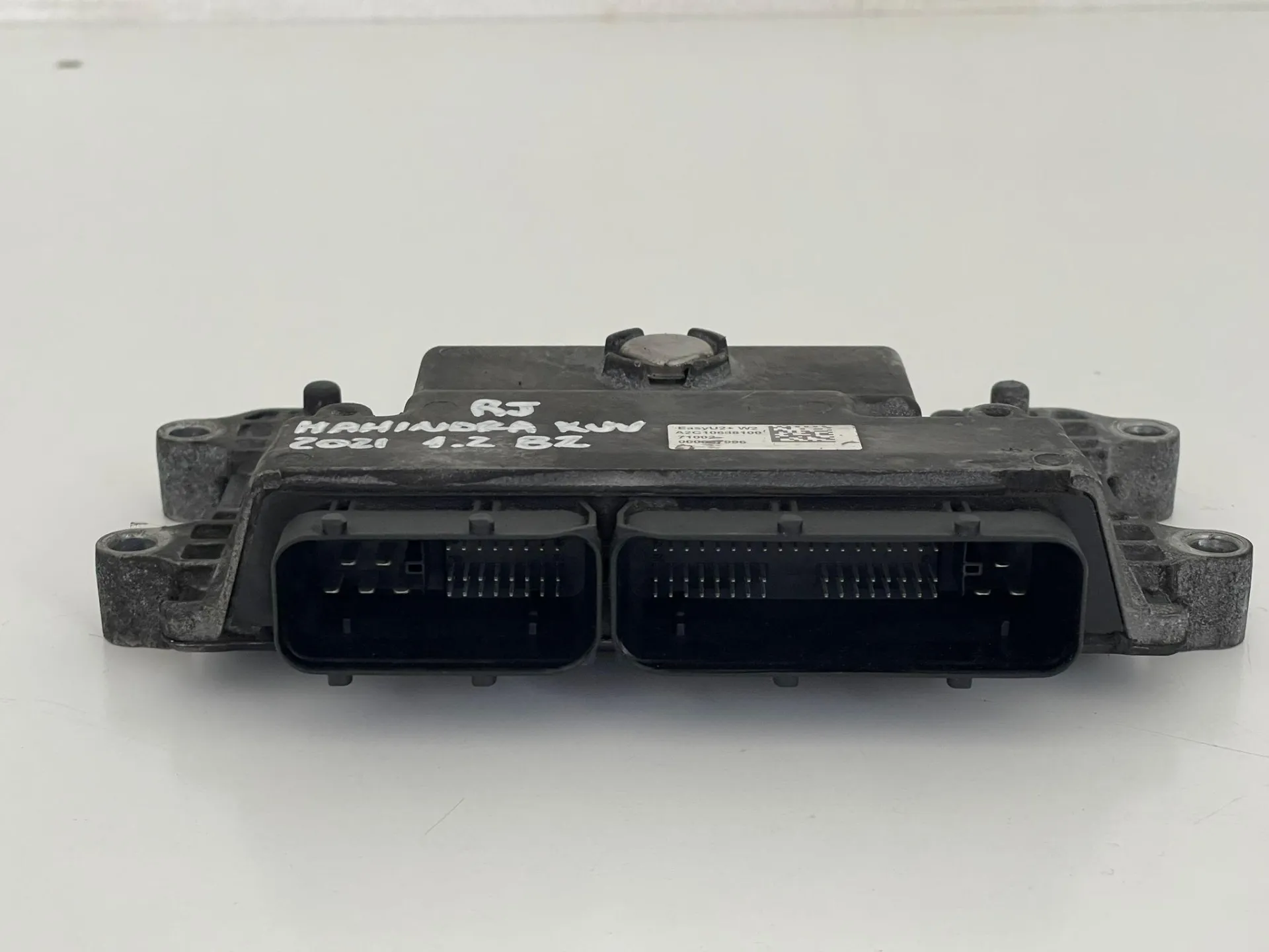 CENTRALINA MOTORE con codice A2C10688100 da MAHINDRA KUV Serie 100 con codice motore RJ/RJ Benzina 1200 (16>)