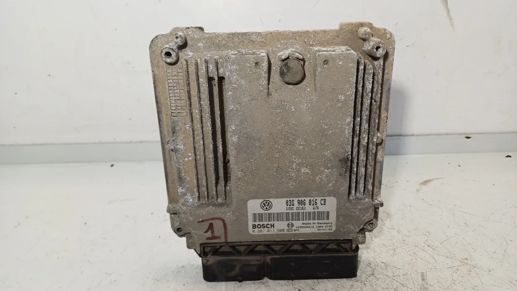 CENTRALINA MOTORE VOLKSWAGEN Golf 5 Berlina 0281011900/03G906016CB BKC diesel 1896 (03>08)