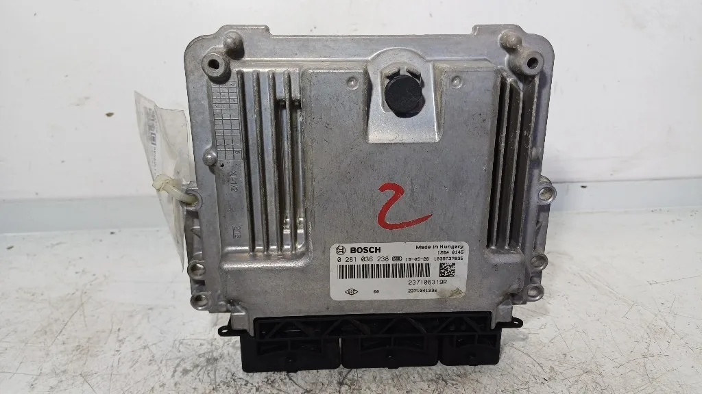 CENTRALINA MOTORE RENAULT Captur Serie 0281036238/237106319R K9K639 diesel 1461 (13>19)