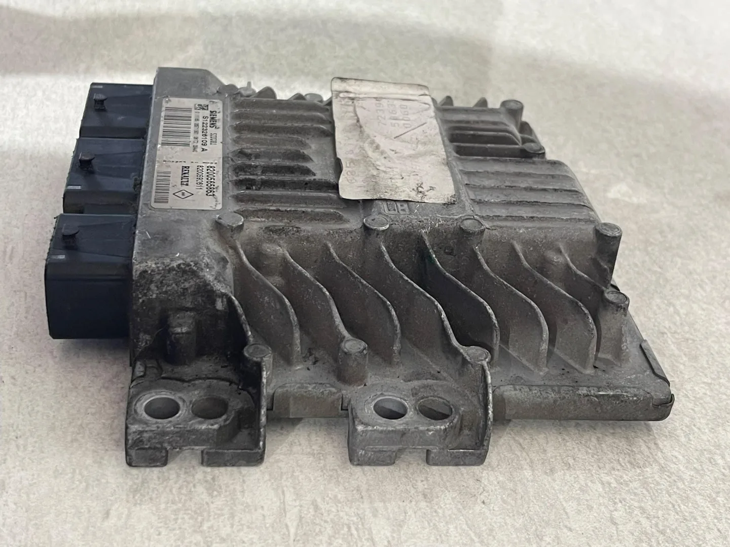 CENTRALINA MOTORE con codice 8200565863 da 23710JD54D NISSAN Qashqai 1° Serie con codice motore K9K P7 Diesel 1500