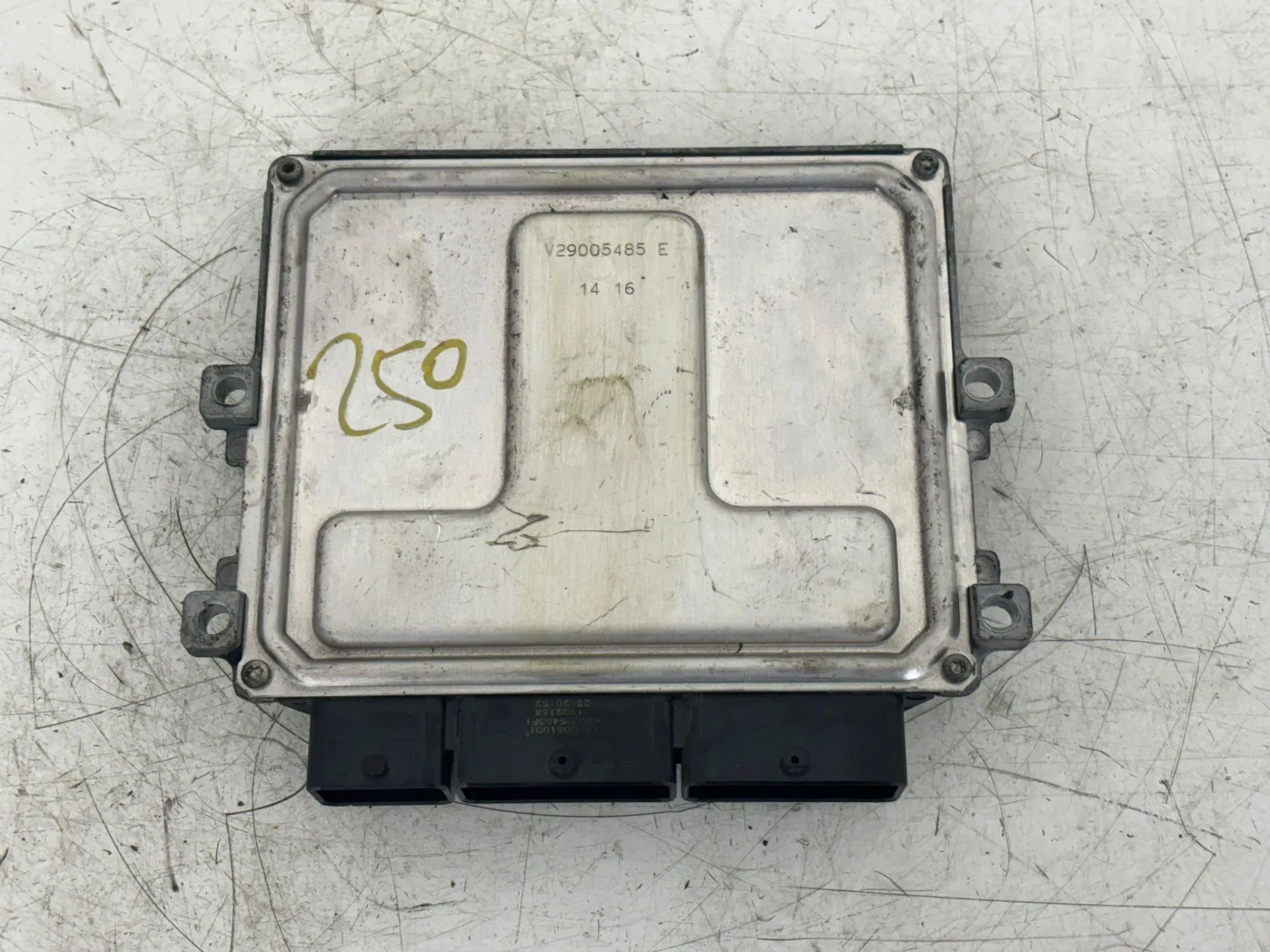 CENTRALINA MOTORE con codice 23710 7175R da NISSAN Micra Serie Benzina 900 (17>>)