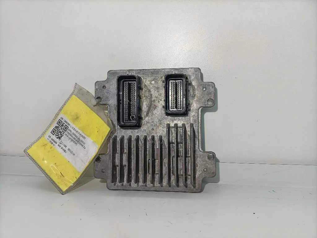 CENTRALINA MOTORE con codice 12679197 da OPEL Corsa E 3° Serie B14XEJ benzina 1398 (15>)