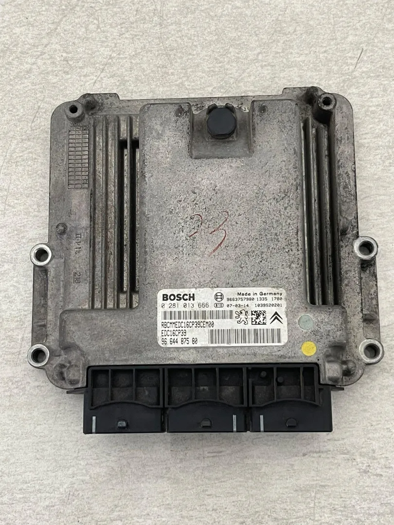 CENTRALINA MOTORE con codice 9664487580 da 1943T9 PEUGEOT 4007 1° Serie con codice motore 4HN Diesel 2200