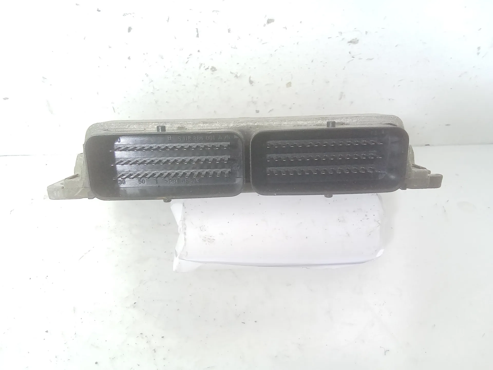 CENTRALINA MOTORE con codice 8200323683 da RENAULT Clio Serie Benzina 1200 (01>05)