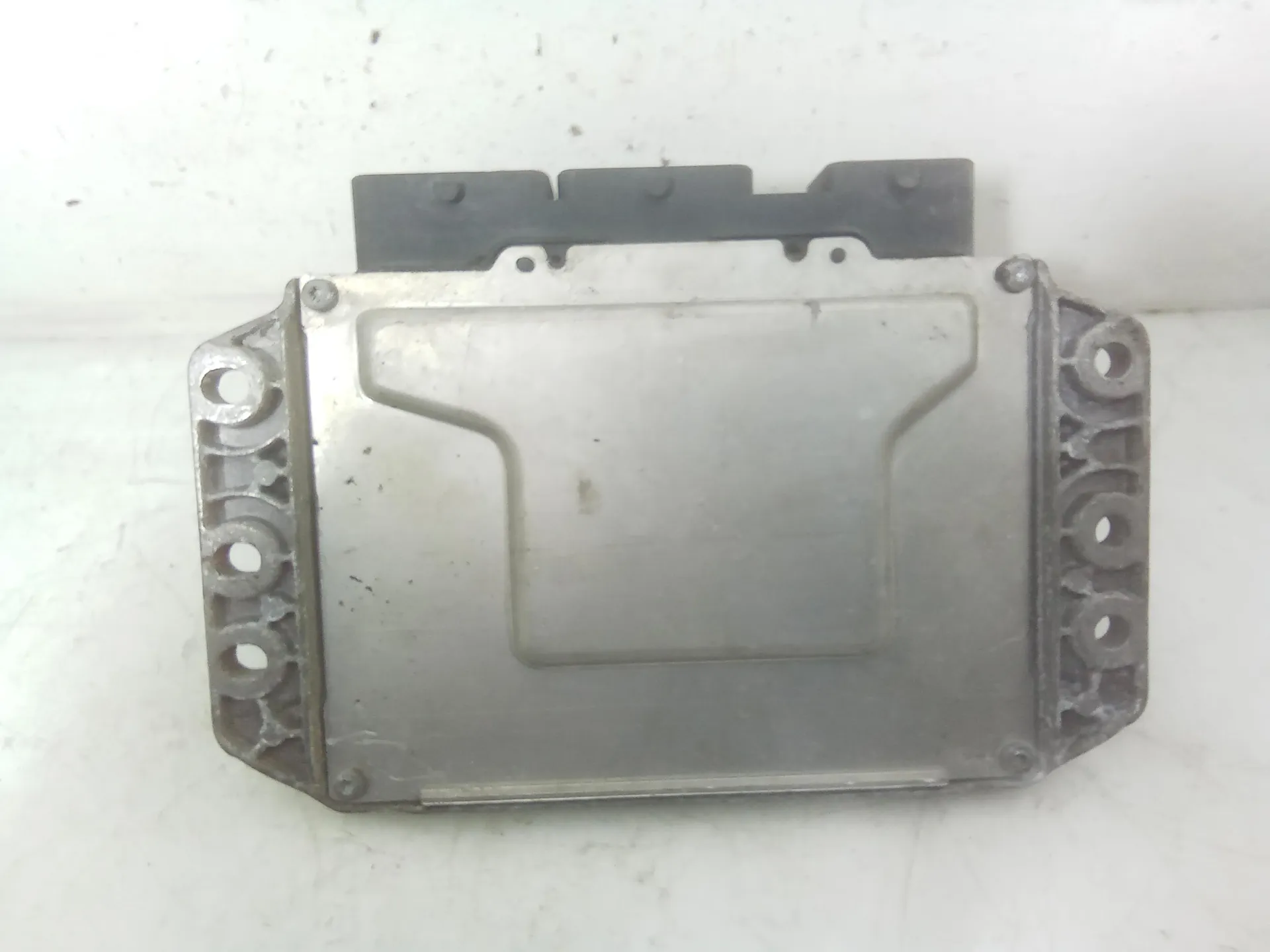 CENTRALINA MOTORE con codice 8200242405 da RENAULT Megane ll Serie Benzina 1600 (02>06)