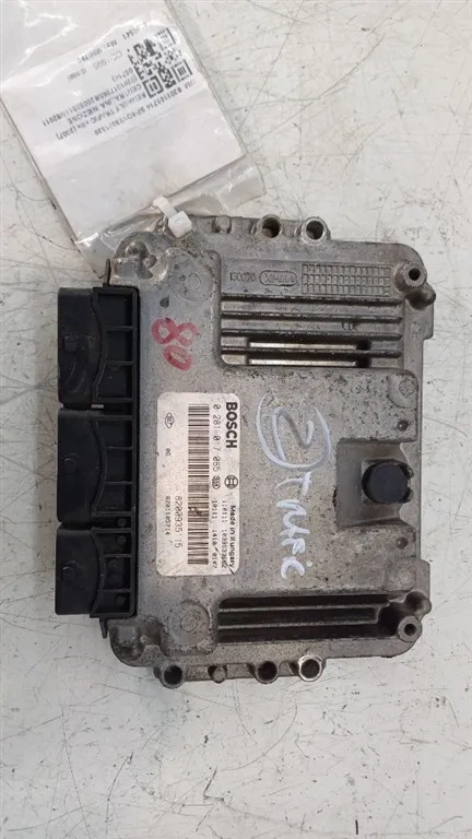 CENTRALINA MOTORE RENAULT Trafic Combi 2° Serie 0281017065/8200935115/8201105714 M9R786 diesel 1995 (07>)