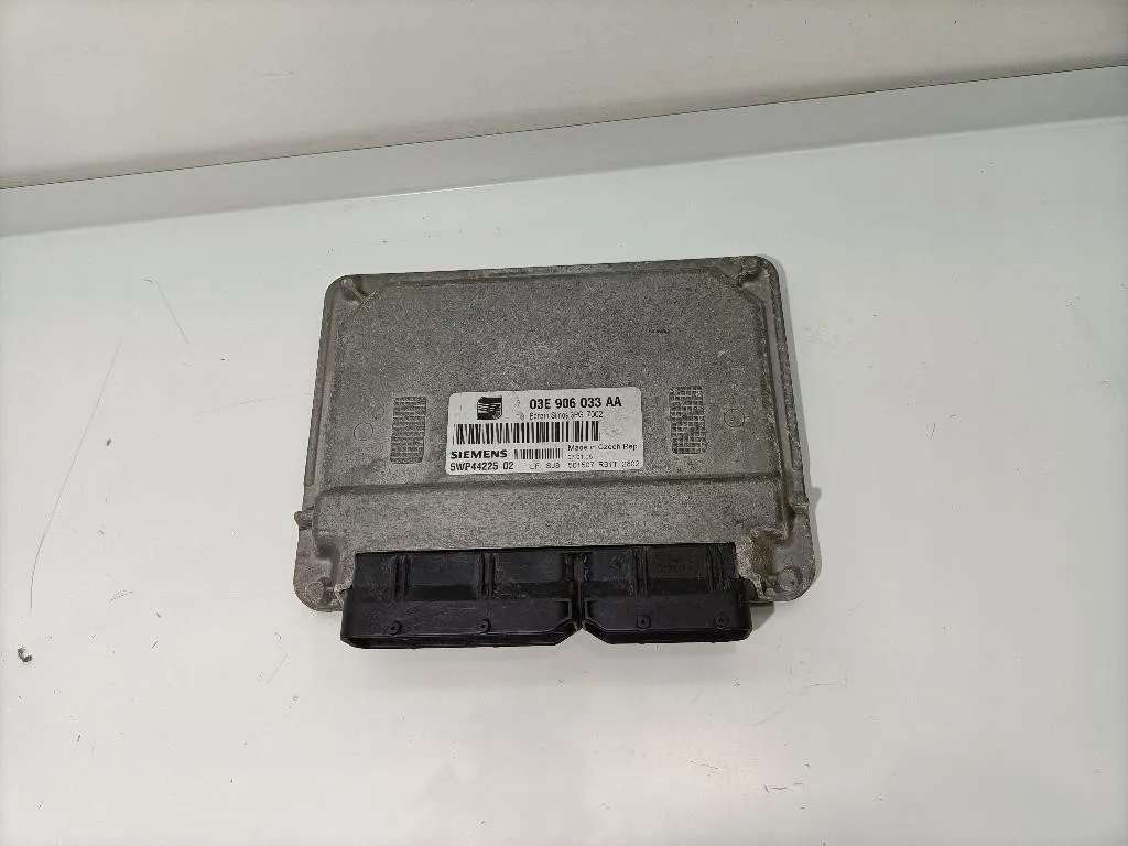 CENTRALINA MOTORE SEAT Ibiza Serie 03E906033AA BME benzina 1198 (02>05)