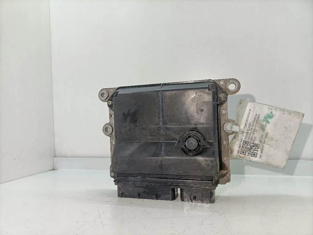 CENTRALINA MOTORE con codice 89661-74160/212000-6730 da TOYOTA IQ 1° Serie 1KRFE benzina 998 (09>)