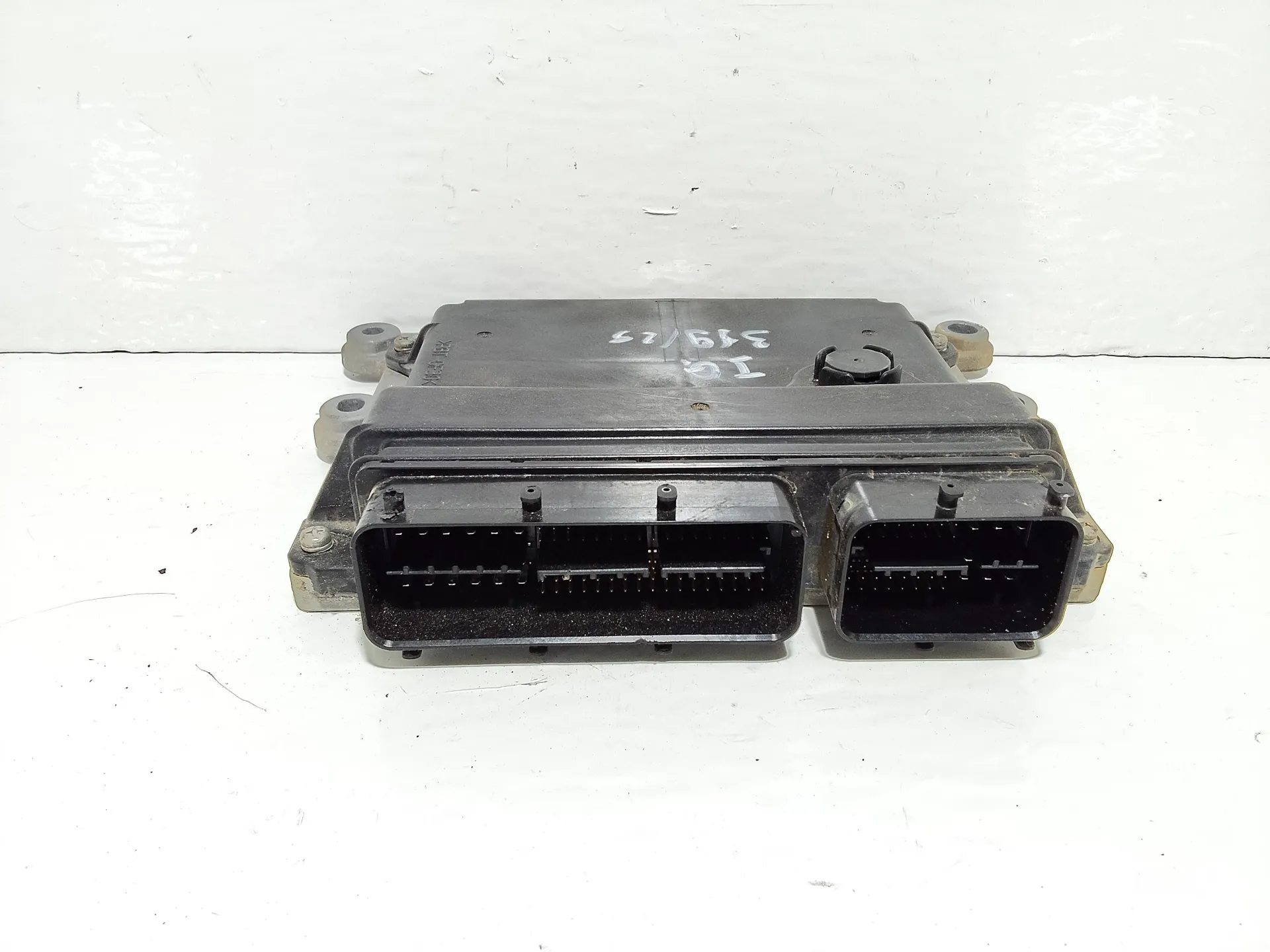 CENTRALINA MOTORE con codice 2120006891 da TOYOTA IQ 1° Serie con codice motore 1NR Benzina 1300 (09>)
