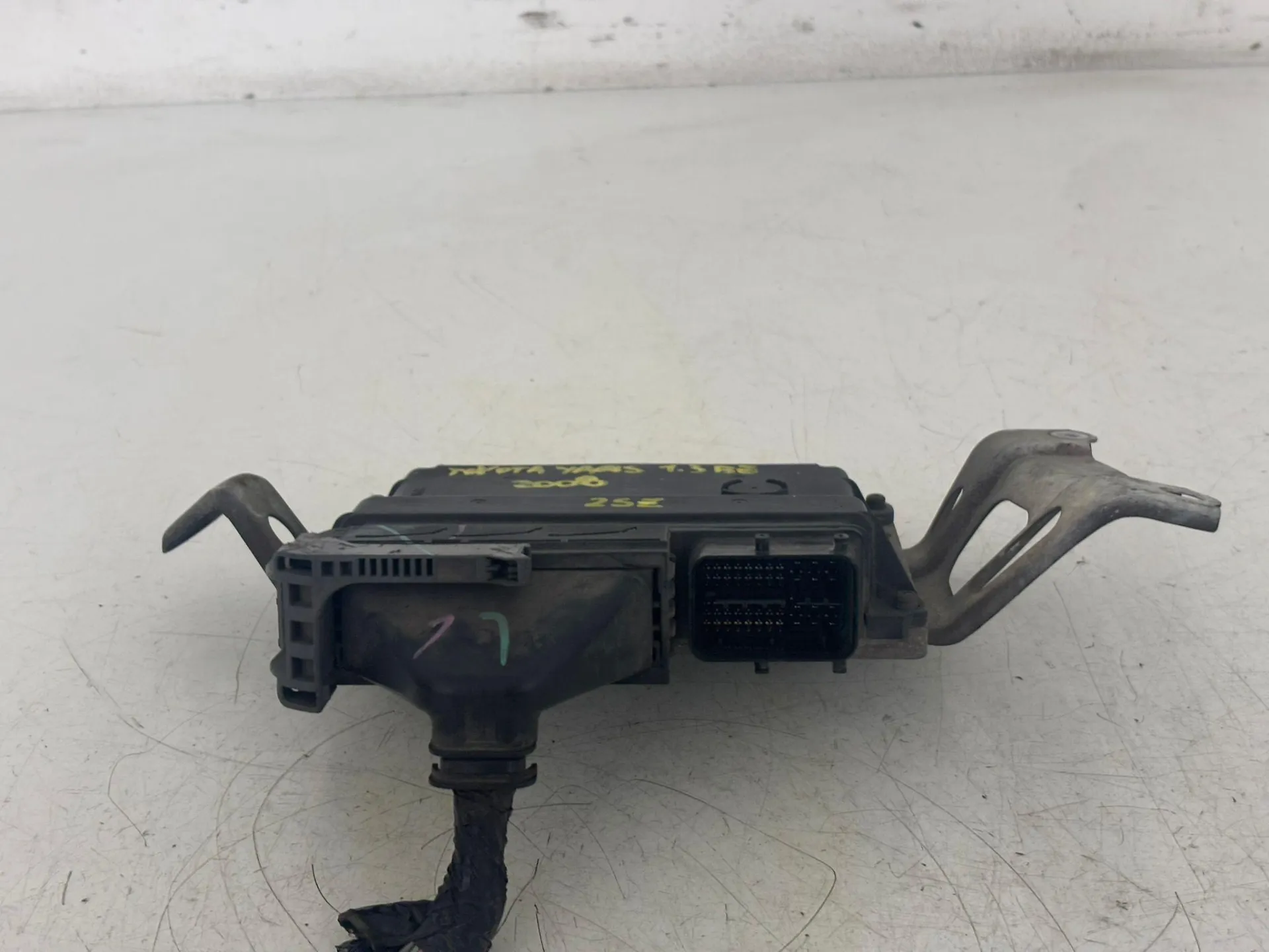 CENTRALINA MOTORE con codice 89661-0D310 da TOYOTA Yaris Serie Benzina 1300 (05>08)