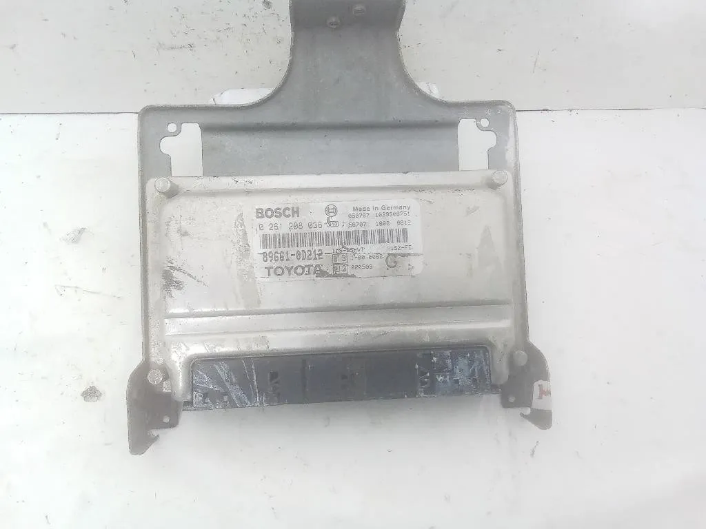 CENTRALINA MOTORE TOYOTA Yaris Serie 0261208036 89661-0D212 1KRFE benzina 998 (05>08)