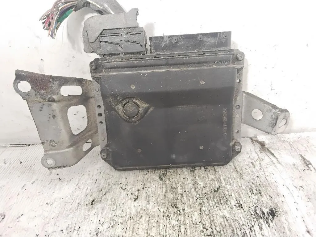 CENTRALINA MOTORE con codice 89661-0D401 MB275300-4770 da TOYOTA Yaris Serie 2SZFE benzina 1298 (05>08)