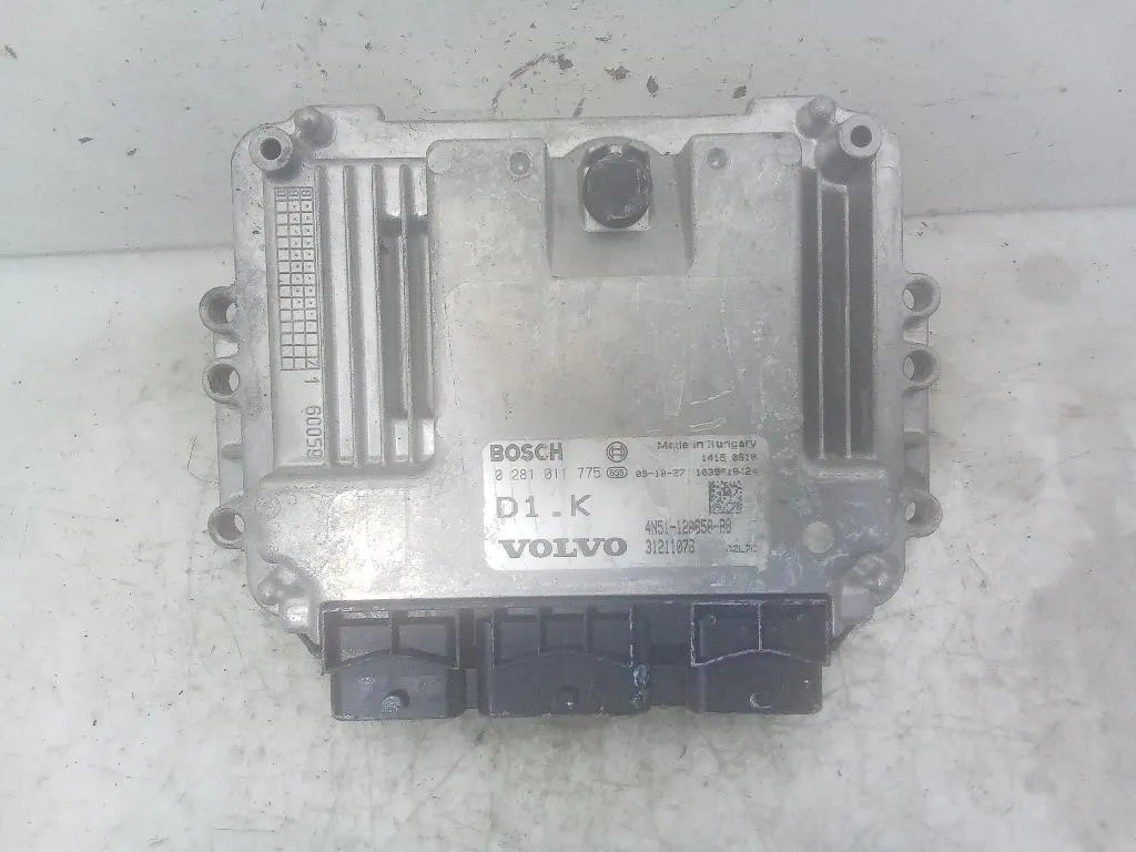 CENTRALINA MOTORE con codice 0281011755 31211076 4N51-12A650-BB da VOLVO V50 1° Serie D4164T diesel 1560 (03>07)