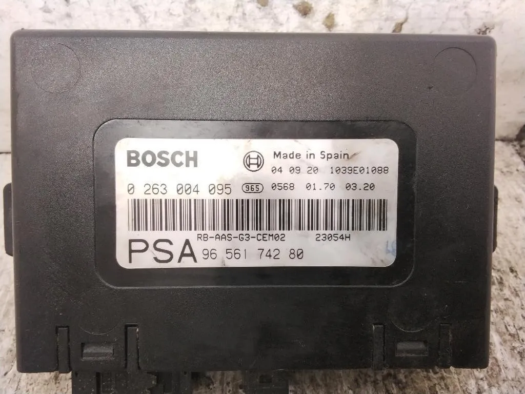 CENTRALINA PARK ASSIST con codice 9656174280 0263004095 da PEUGEOT 407 S. Wagon (04>)