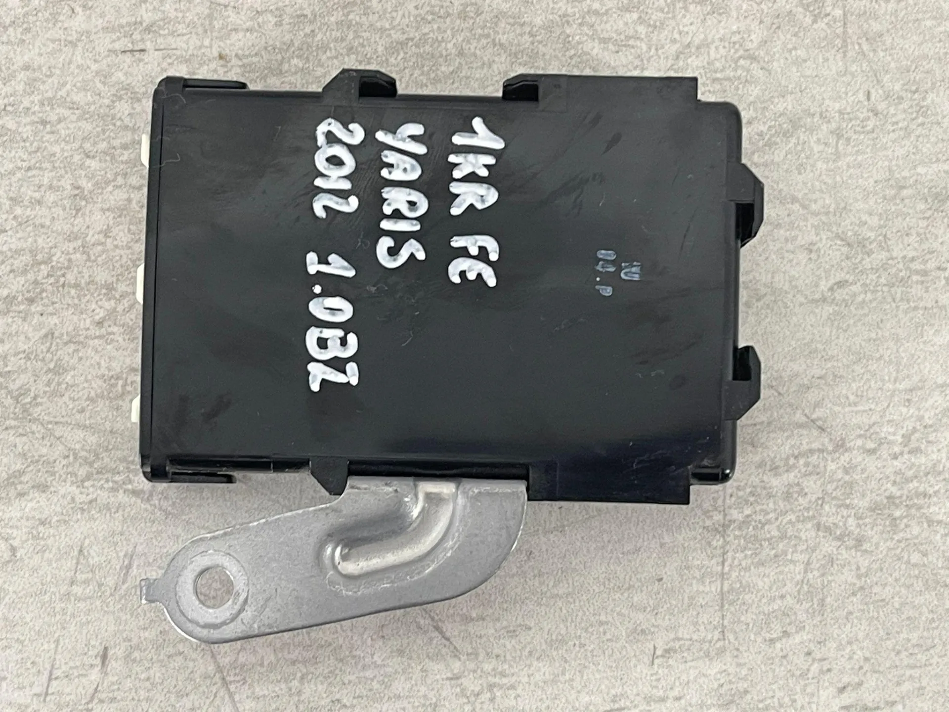 CENTRALINA POMPA CARBURANTE con codice 89690-0D050 da TOYOTA Yaris Serie con codice motore 1KR FE Benzina 1000 (11>13)