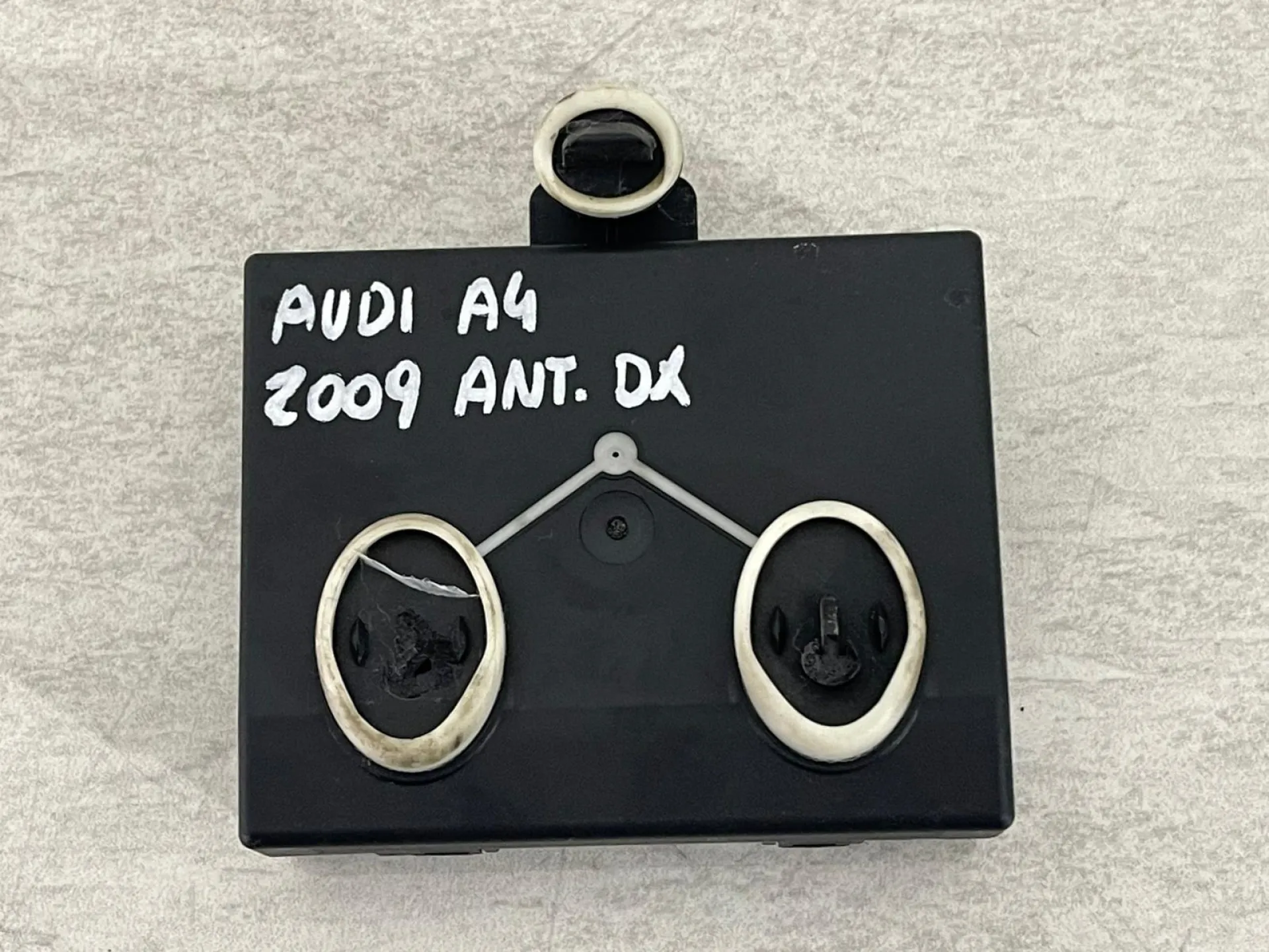 CENTRALINA PORTA DX PASSEGGERO con codice 8K0959792 E da AUDI A4 Berlina (07>10)
