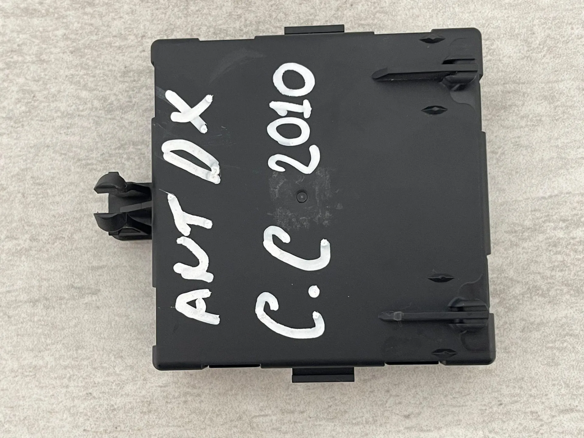 CENTRALINA PORTA DX PASSEGGERO con codice A2048207085 da MERCEDES Classe C Berlina W204 (07>)