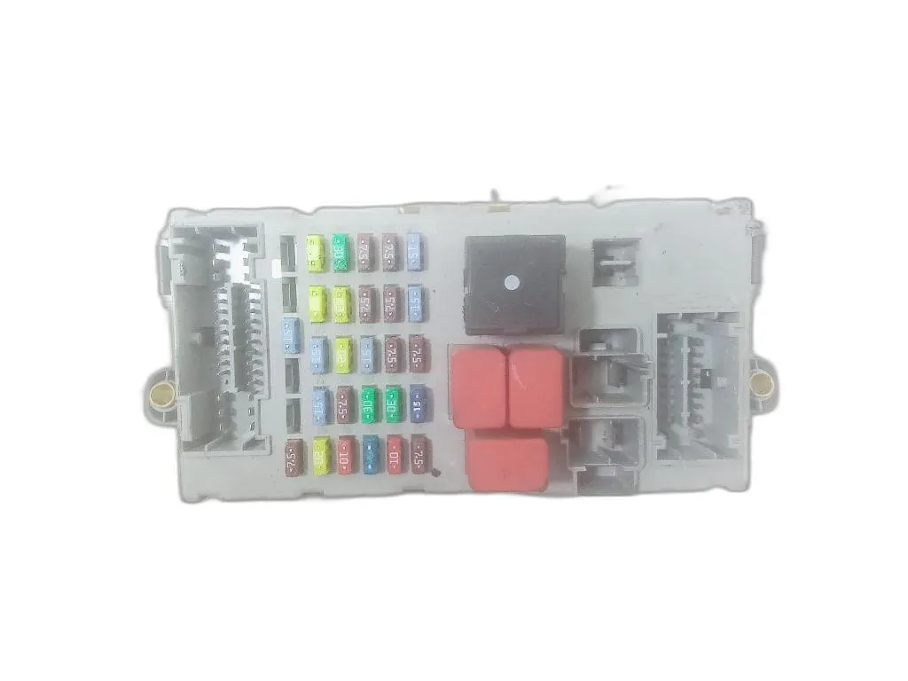 CENTRALINA PORTA FUSIBILI con codice 50513353 da ALFA ROMEO 159 Berlina Serie (939_) 939A2000 diesel 1910 (05>11)