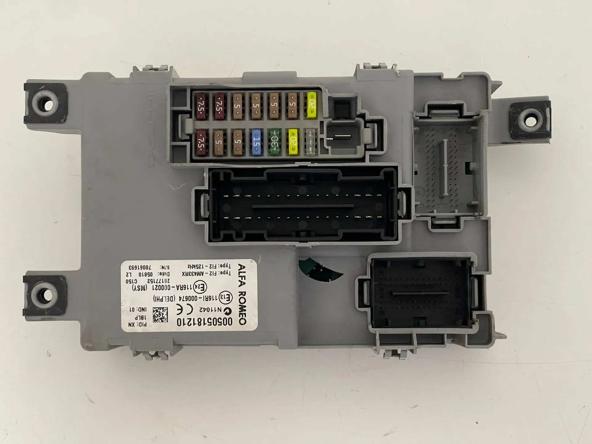 CENTRALINA PORTA FUSIBILI con codice 00505181210 da ALFA ROMEO Mito Serie (955_) con codice motore 199B1000/199B1000 Diesel 1300 (08>)