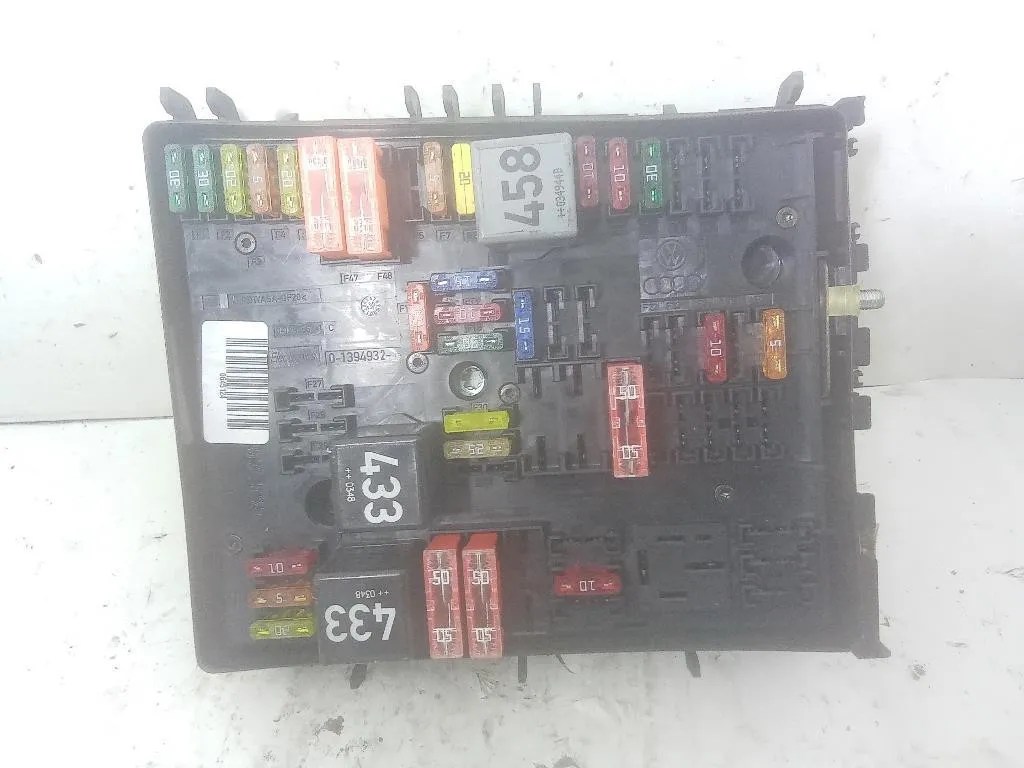 CENTRALINA PORTA FUSIBILI con codice 1K0937124H da AUDI A3 Serie (8P1) BKD diesel 1968 (05>08)