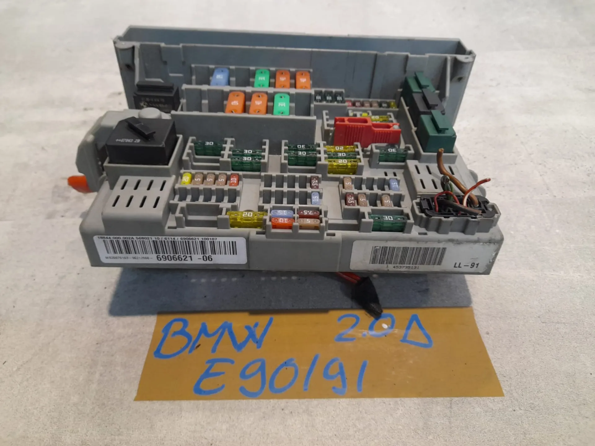 Centralina porta fusibili BMW Serie 3 E91 2.0 D del 2007 CODICE RICAMBIO : 6906621-06