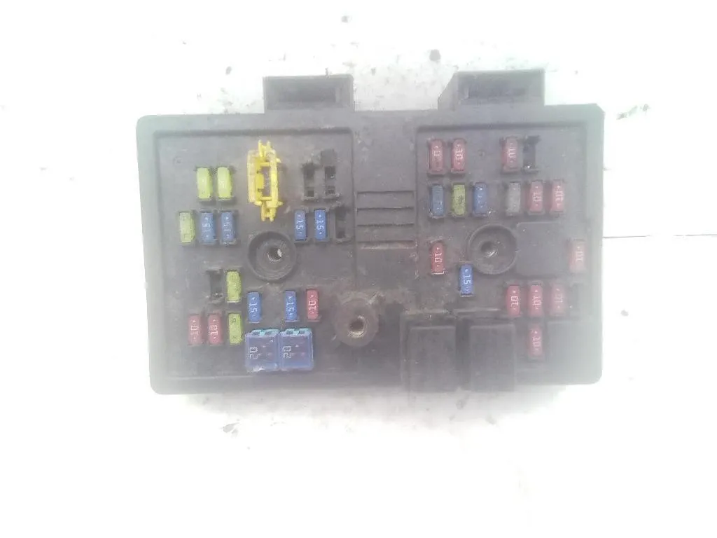 CENTRALINA PORTA FUSIBILI con codice 9682108282 da CHEVROLET Captiva 1° Serie Z20S diesel 1991 (06>)