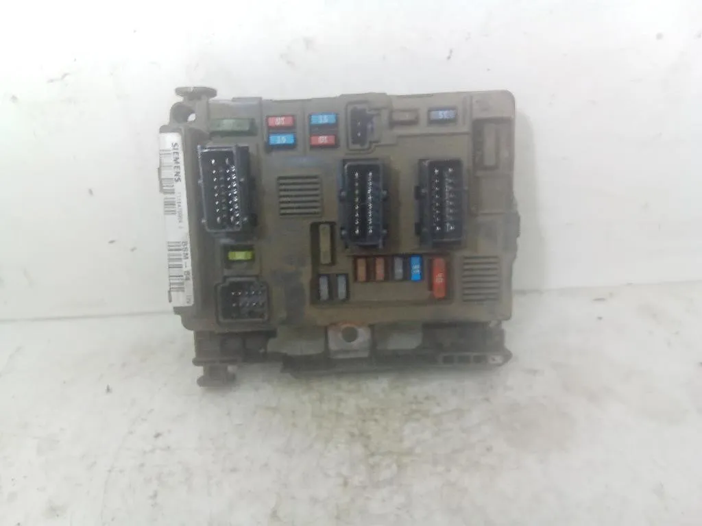 CENTRALINA PORTA FUSIBILI con codice 9643498780 da CITROEN C3 1° Serie DV4TD/8HX diesel 1398 (02>05)