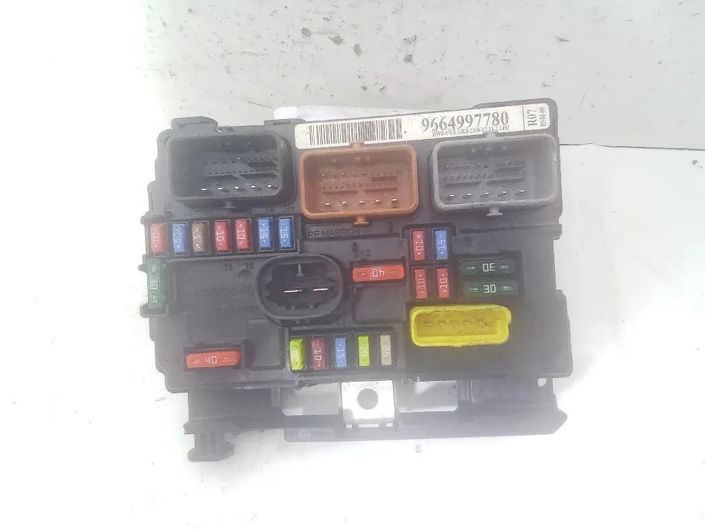 CENTRALINA PORTA FUSIBILI con codice 9664997780 da CITROEN C3 Serie EP3C benzina 1397 (09>15)