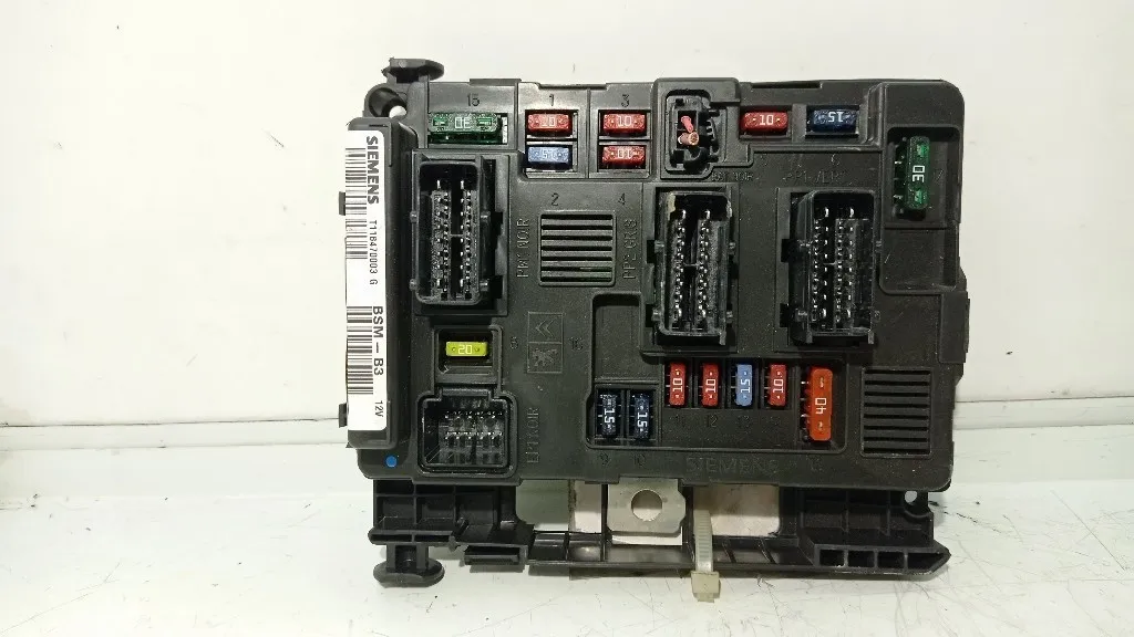CENTRALINA PORTA FUSIBILI CITROEN Xsara Picasso 1° Serie 9643498880-00 TU5JP/NFV benzina 1587 (99>03)