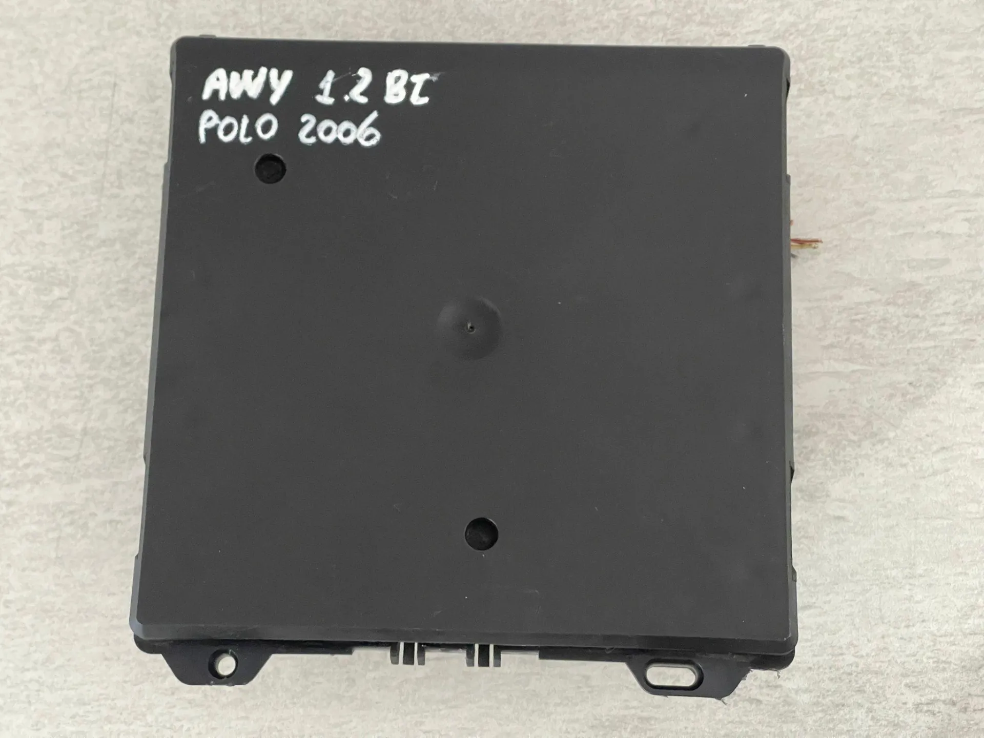 CENTRALINA PORTA FUSIBILI E BODY COMPUTER con codice 6Q1937049C da VOLKSWAGEN Polo 4° Serie Benzina 1200 (01>09)