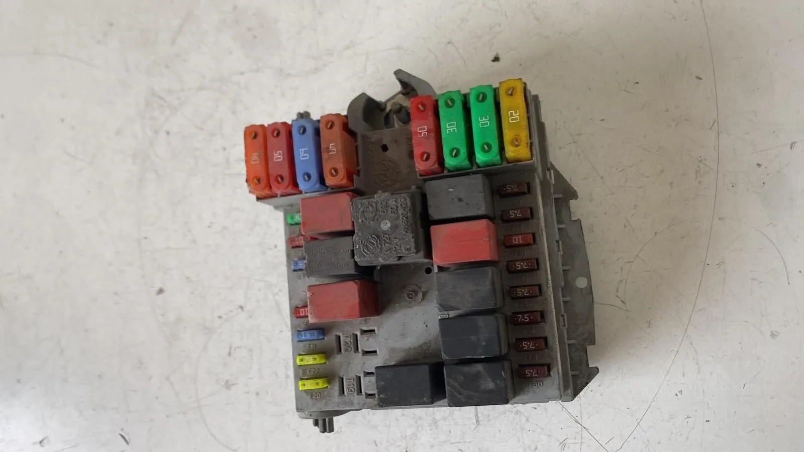 CENTRALINA PORTA FUSIBILI con codice 51832042 da FIAT Bravo 2° Serie con codice motore 198A2000/198A2000 Diesel 1600 (07>10)