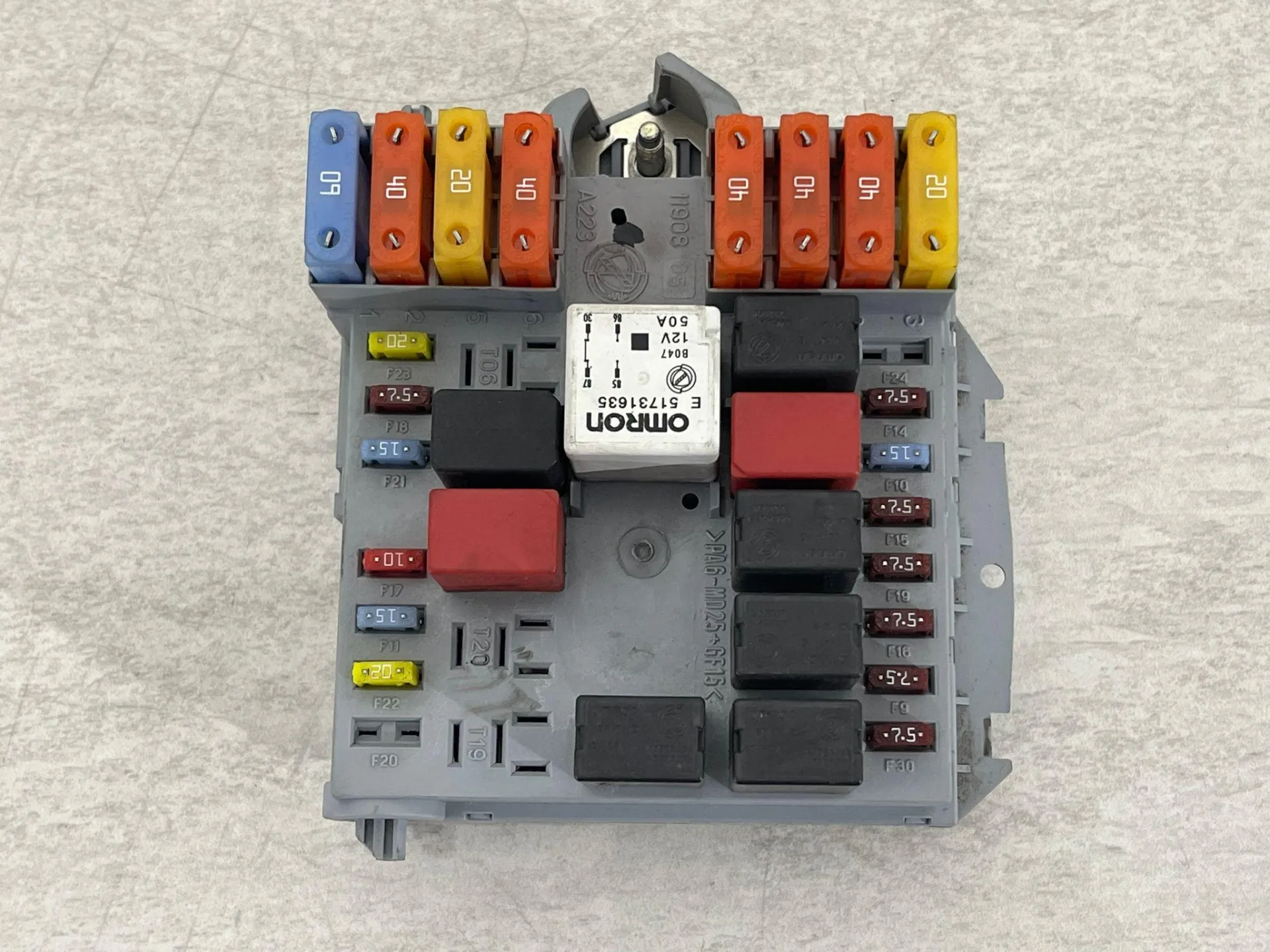 CENTRALINA PORTA FUSIBILI con codice 51804118 da FIAT Croma 3° Serie con codice motore 939A2000 Diesel 1900