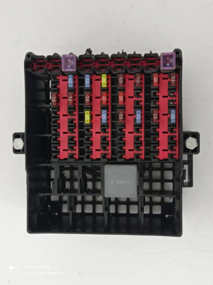CENTRALINA PORTA FUSIBILI con codice 8V5T-14A005-GRF da FORD Fiesta 6° Serie Benzina 1400 (08>17)