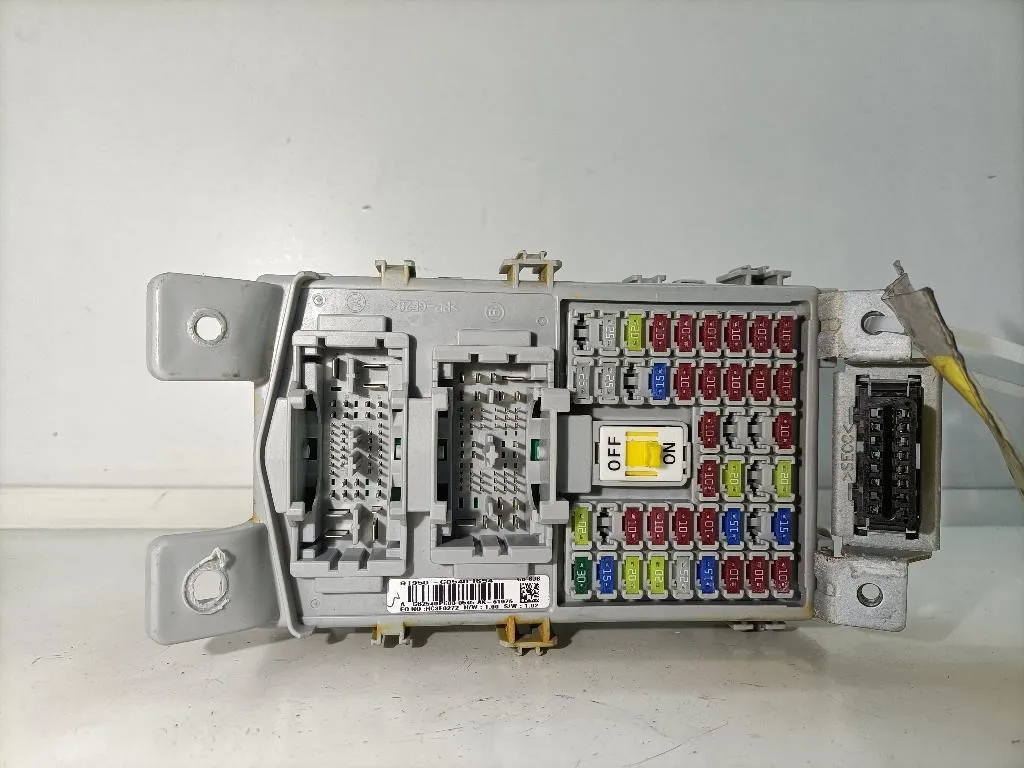 CENTRALINA PORTA FUSIBILI HYUNDAI i20 Serie 91950-C8540 D3FA diesel 1120 (12>18)