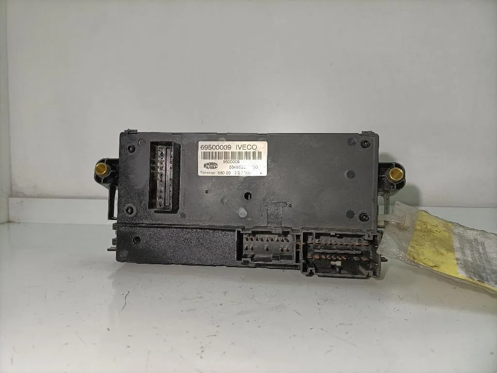 CENTRALINA PORTA FUSIBILI IVECO Daily Furgonato 69500009 F1AE0481 diesel 2287 (06>13)