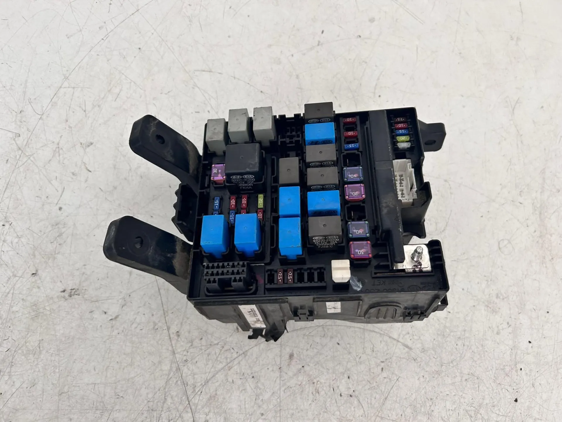 CENTRALINA PORTA FUSIBILI con codice SLE20110131 da KIA Sportage Serie Diesel 1700 (10>16)