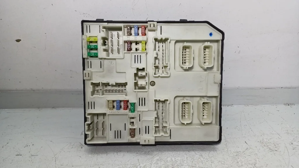 CENTRALINA PORTA FUSIBILI RENAULT Megane III 284B69027R K9K636 diesel 1461 (08>16)