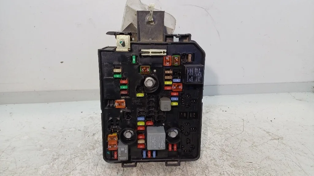 CENTRALINA PORTA FUSIBILI OPEL Corsa E 3° Serie 39036047 B13DTE diesel 1248 (15>)