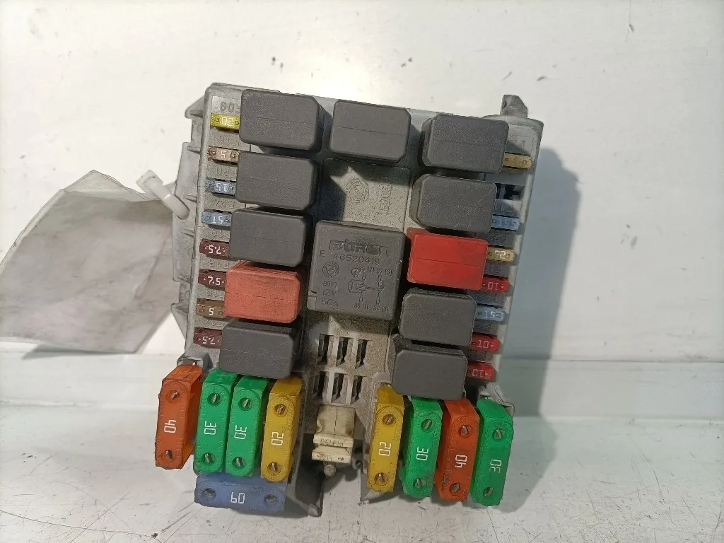 CENTRALINA PORTA FUSIBILI IVECO Daily Furgonato 69501171 F1AE0481G diesel 2287 (06>13)