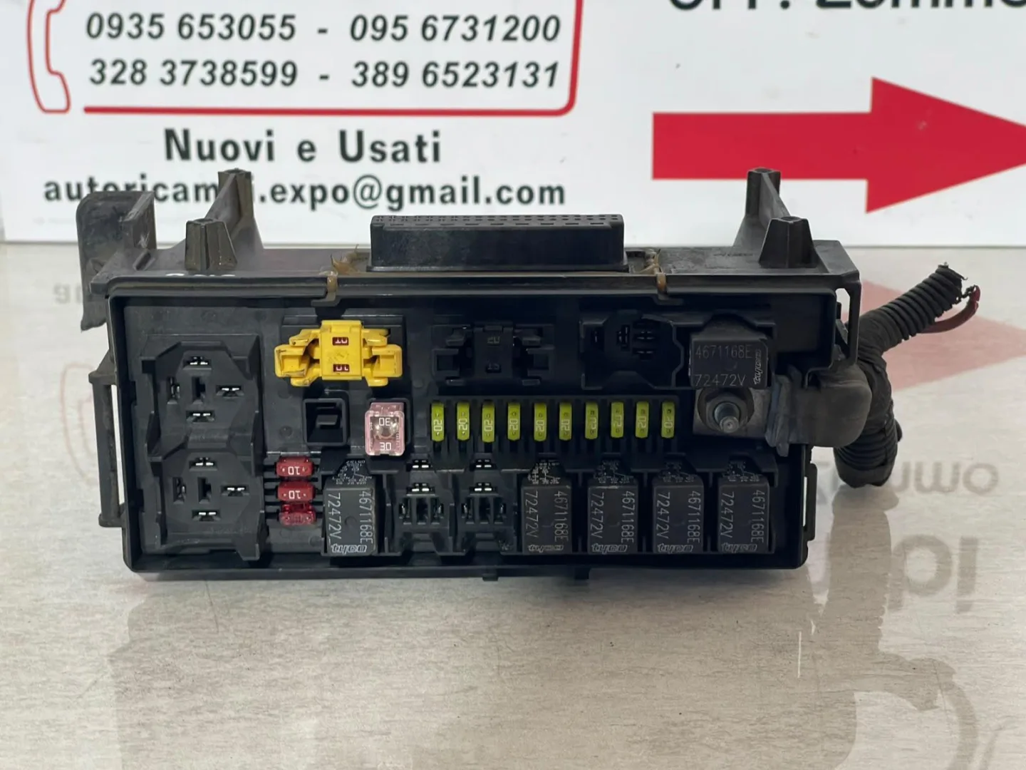 CENTRALINA PORTA FUSIBILI con codice 04692073AB da JEEP Grand Cherokee 3° Serie con codice motore 642980 Diesel 3000