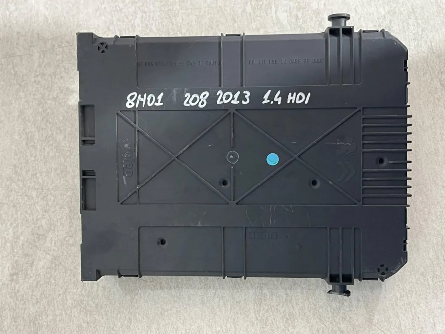 CENTRALINA PORTA FUSIBILI con codice 9678355880 da PEUGEOT 208 Serie con codice motore 8H01 Diesel 1400