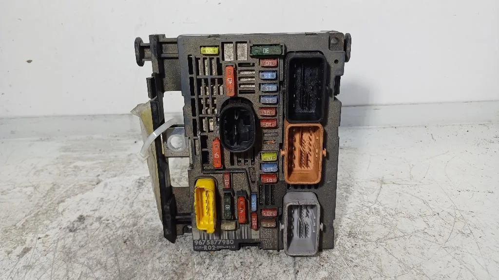 CENTRALINA PORTA FUSIBILI CITROEN C4 Picasso Mk1 9675877980 DV6TED4-9HZ diesel 1560 (06>13)