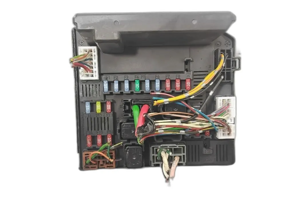 CENTRALINA PORTA FUSIBILI con codice 284b7-jd02a da NISSAN Qashqai +2 K9K diesel 1461 (08>13)