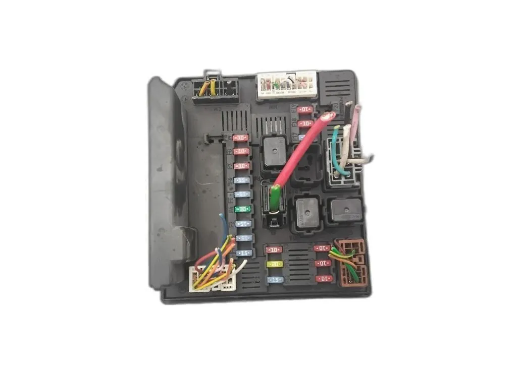 CENTRALINA PORTA FUSIBILI con codice N84B7JD00B da NISSAN Qashqai +2 K9K diesel 1461 (08>13)