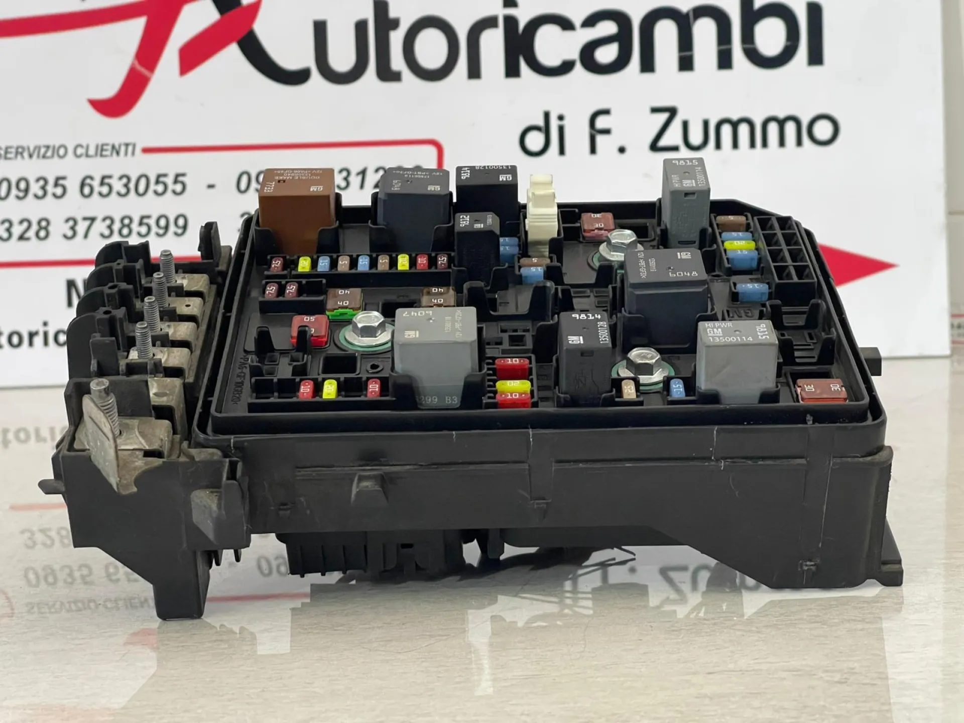 CENTRALINA PORTA FUSIBILI con codice 39040854 da OPEL Astra K Sports Tourer Diesel 1600 (15>22)