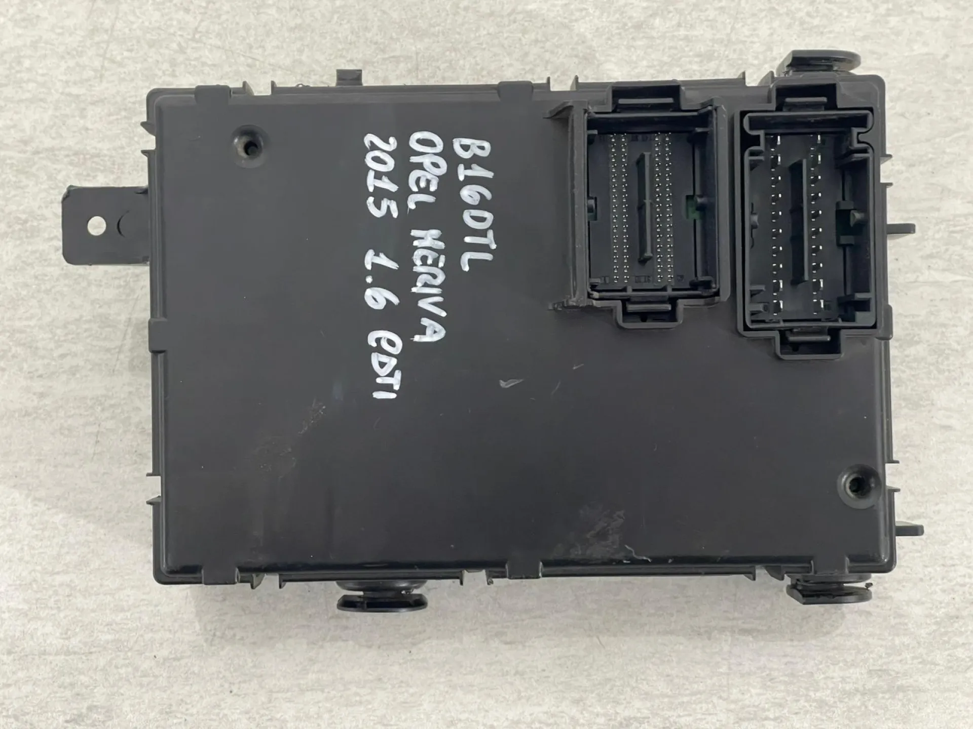 55574293 CENTRALINA PORTA FUSIBILI OPEL Meriva 3° Serie con codice motore B16DTL Diesel 1600