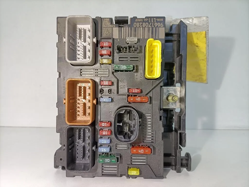 CENTRALINA PORTA FUSIBILI PEUGEOT 207 1° Serie 9661708280 DV4TD diesel 1398 (06>09)