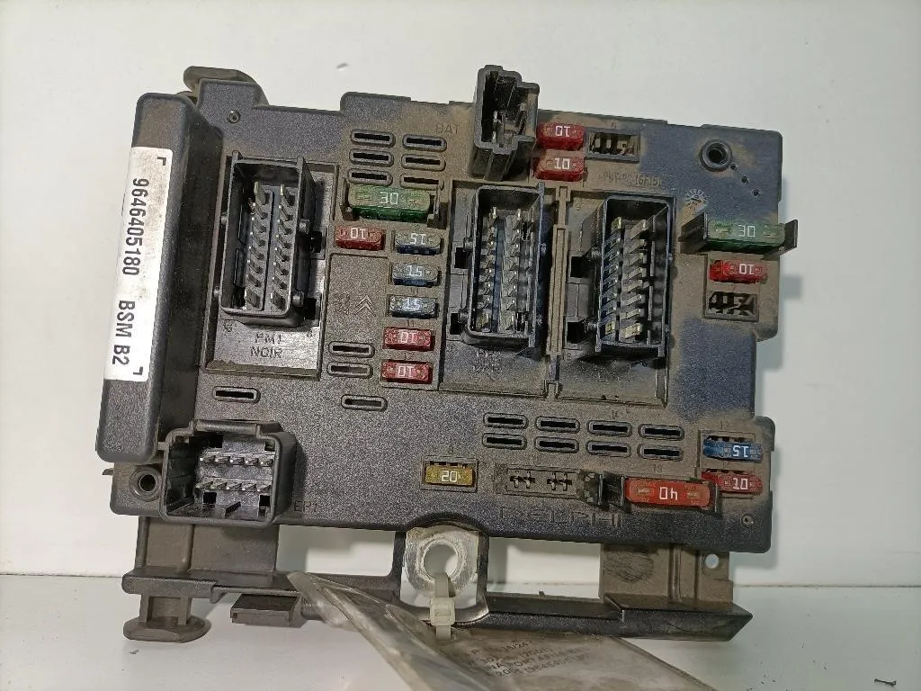 CENTRALINA PORTA FUSIBILI PEUGEOT 307 Berlina 9646405180 DW10TD diesel 1997 (01>05)